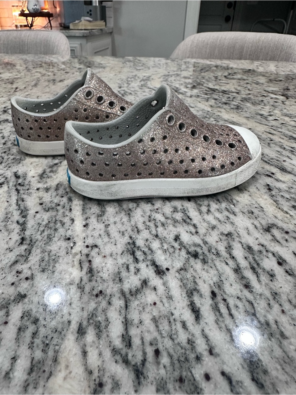 Native Shoes Jefferson Toddler Gold Glitter Slip On Size 5